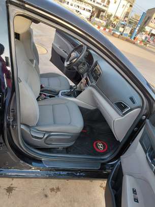 Hyundai elantra 2017 image 4