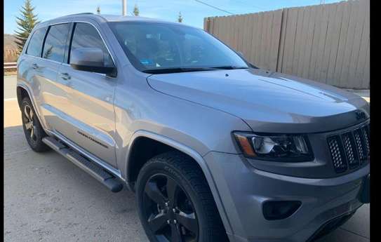 Jeep Grand Cherokee image 5