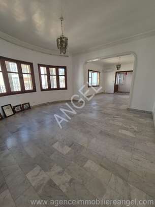Ref_2779_SEY F4 en duplex vide à louer à Dakar Plateau image 6