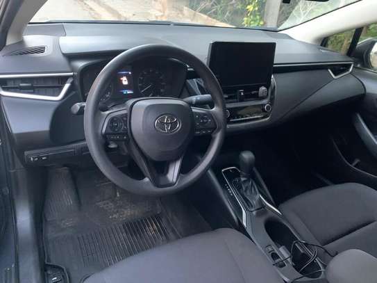 Toyota collora LE  2023 image 5