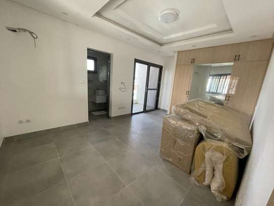 Bel appartement neuf au 5ème  situé à Ngor image 3