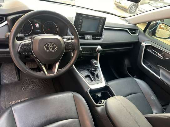 Toyota rav4 premium 2019 image 11