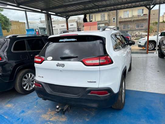 Jeep image 3