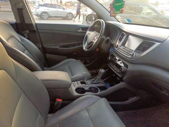 Hyundai Tucson Full Options image 9