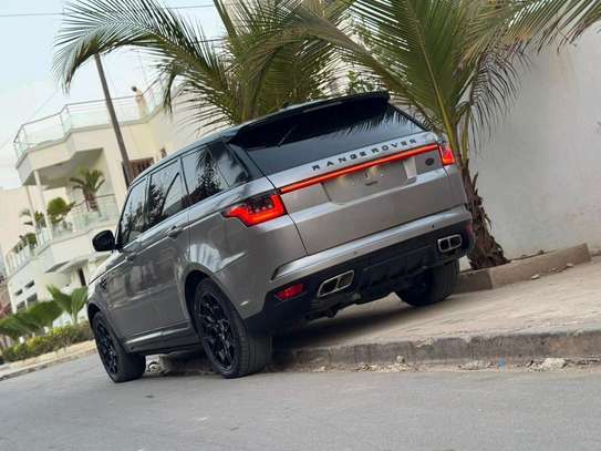 Range rover sport 2016 full option image 6