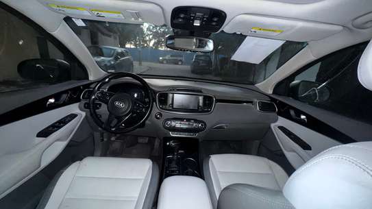 KIA SORENTO image 3