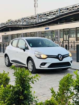 RENAULT CLIO 4 image 2