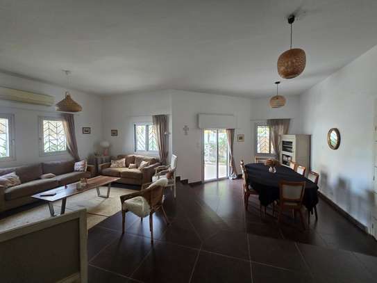 Villa F6 R+1 avec Jardin et Piscine- Cité Africa image 6