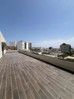 Penthouse de 460 m² F5 à louer à Mermoz image 6