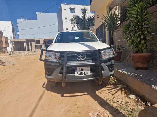 Toyota Hilux image 1