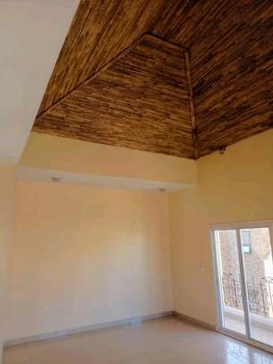 Immeuble R+2 avec jardin à louer (whatsapp uniquement) image 8