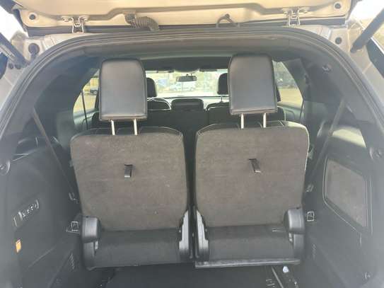 Ford Explorer image 5