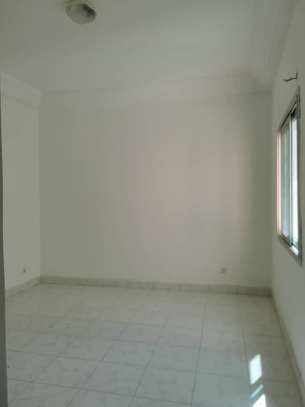 Appartement f4 à louer à Ngor Almadies image 7