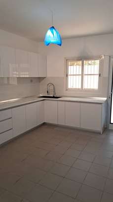 DUPLEX F5 INDEPENDANT AU COEUR DES ALMADIES image 8