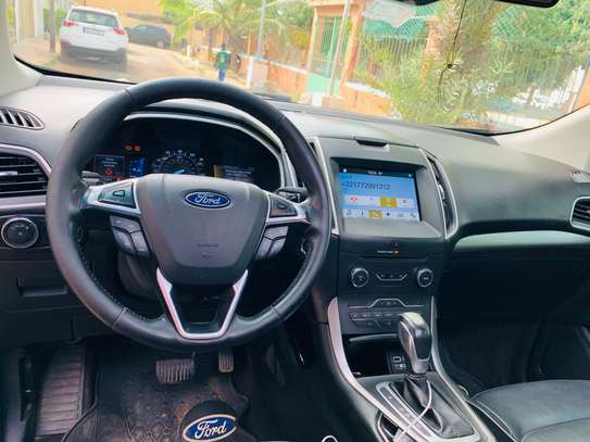 Ford Edge titanium image 10