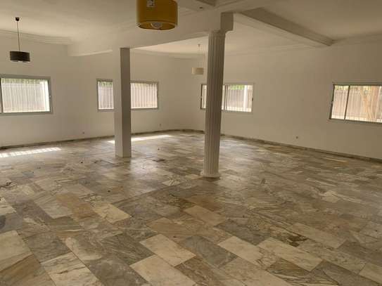 Villa 10P spacieuse à louer pour bureaux image 3