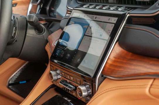 2022 Jeep Grand Cherokee Summit image 6