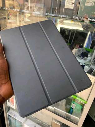 iPad 8th 128gb image 1
