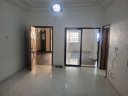 Trois chambres à louer par mois image 7