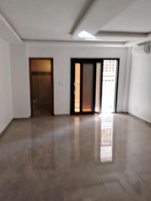 Appartement F6 tout neuf à louer à Dakar plateau image 4