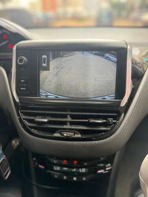 Peugeot 2008 image 9