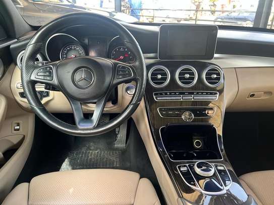 MERCEDES C300 2018 image 8