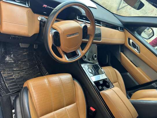 Range rover velar image 7