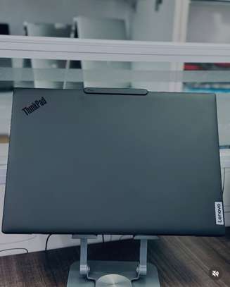 Lenevo Think Pad T14 Ultra 5 14 Pouces Écran tactile image 4
