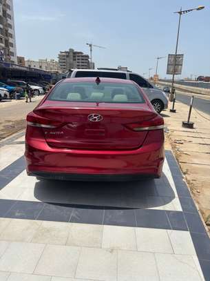 Hyundai Élantra image 2