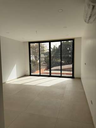 Point E  Apartement moderne a louer 3 chambres image 7