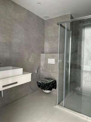 Appartement F4 haut standing tout neuf à louer au Point E image 2