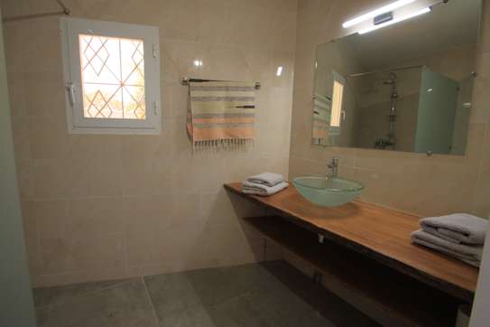 Villa de prestige Ngaparou image 15