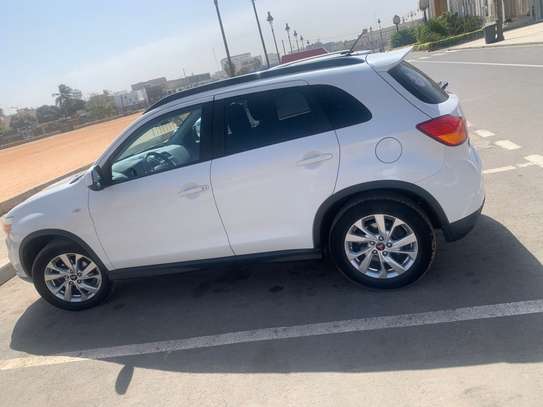 Mitsubishi rvr image 1