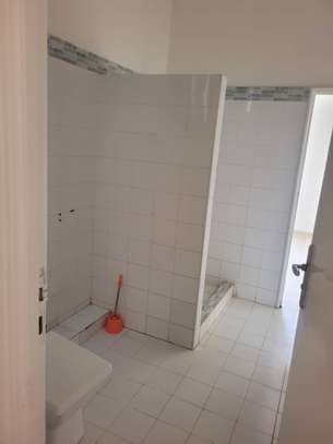 Trois chambres à louer par mois image 7