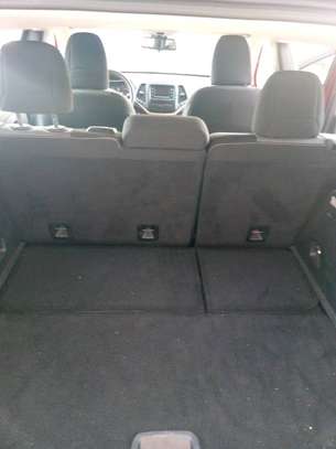 Jeep Cherokee image 7