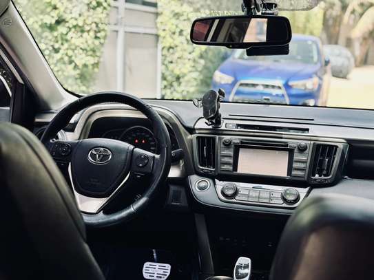 Toyota Rav4 2015 image 8