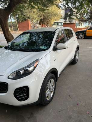 Kia Sportage SUV blanc fiable et confortable image 15