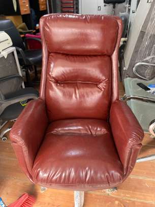 Chaise image 2