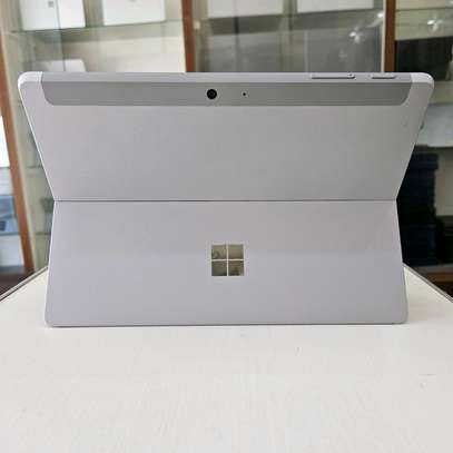 Microsoft Surface go2 image 10