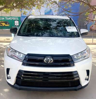 Toyota Highlander limited 7 places image 3