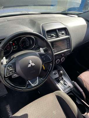 Mitsubishi RVR image 6