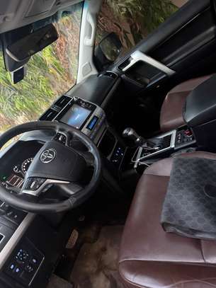 Toyota prado image 4