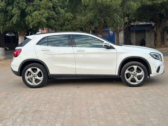 MERCEDES GLA 220, 2017 image 5