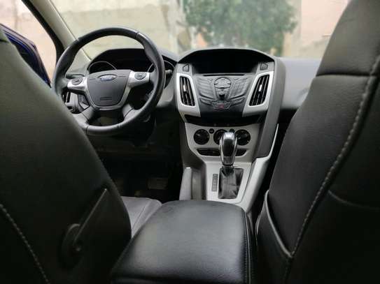 FORD FOCUS SE image 8