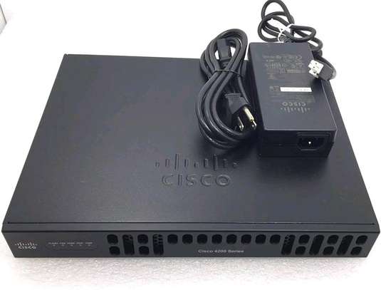 Routeur Cisco 4221 image 1