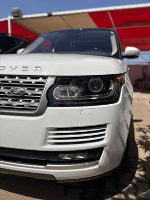 Range Rover Vogue image 14