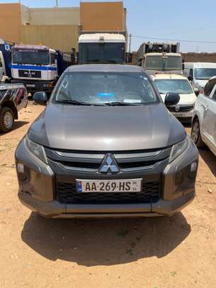 Mitsubishi L200 2022 image 4