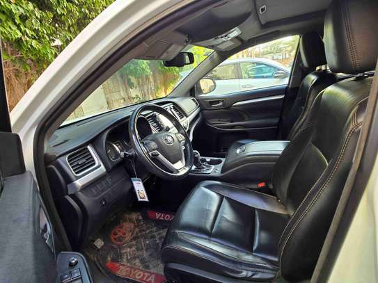 Toyota Highlander 7 places image 9