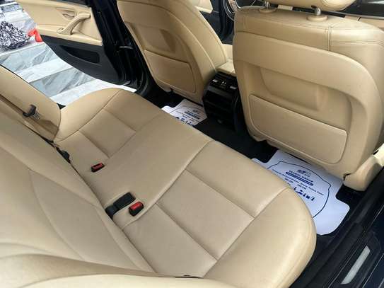 BMW 528i année 2015 image 8