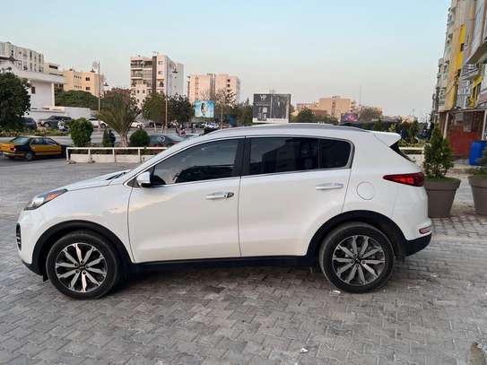 KIA SPORTAGE image 2